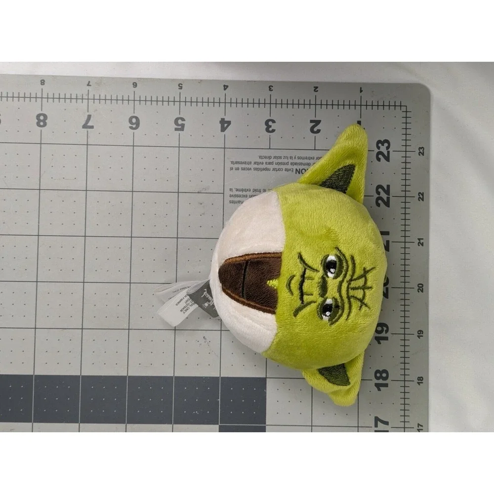 Hallmark Star Wars Yoda Darth Vader Fluffballs Round‎ Plush Ball Ornament 3 Inch